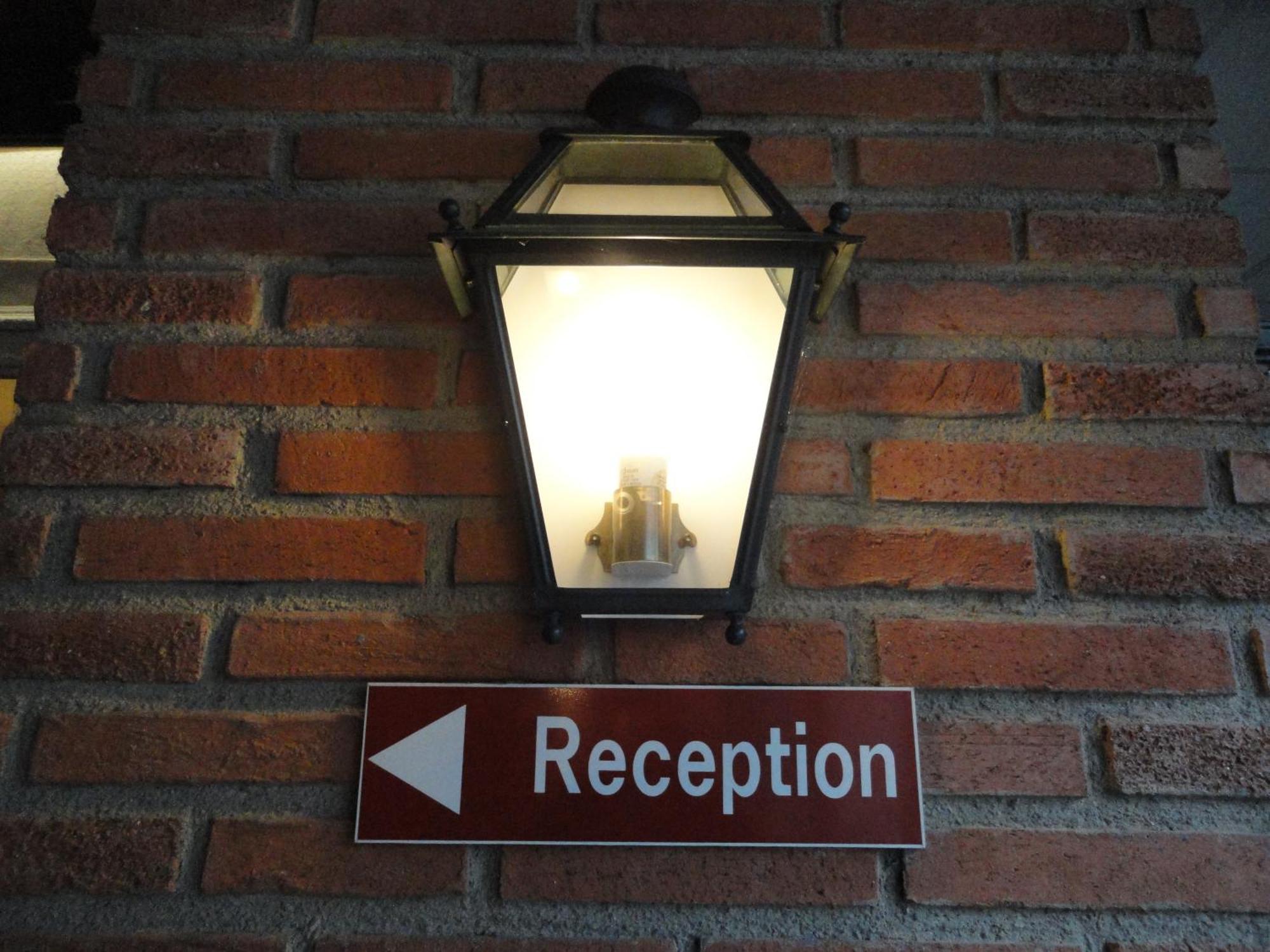 Hotel Chiffre Albi Bagian luar foto
