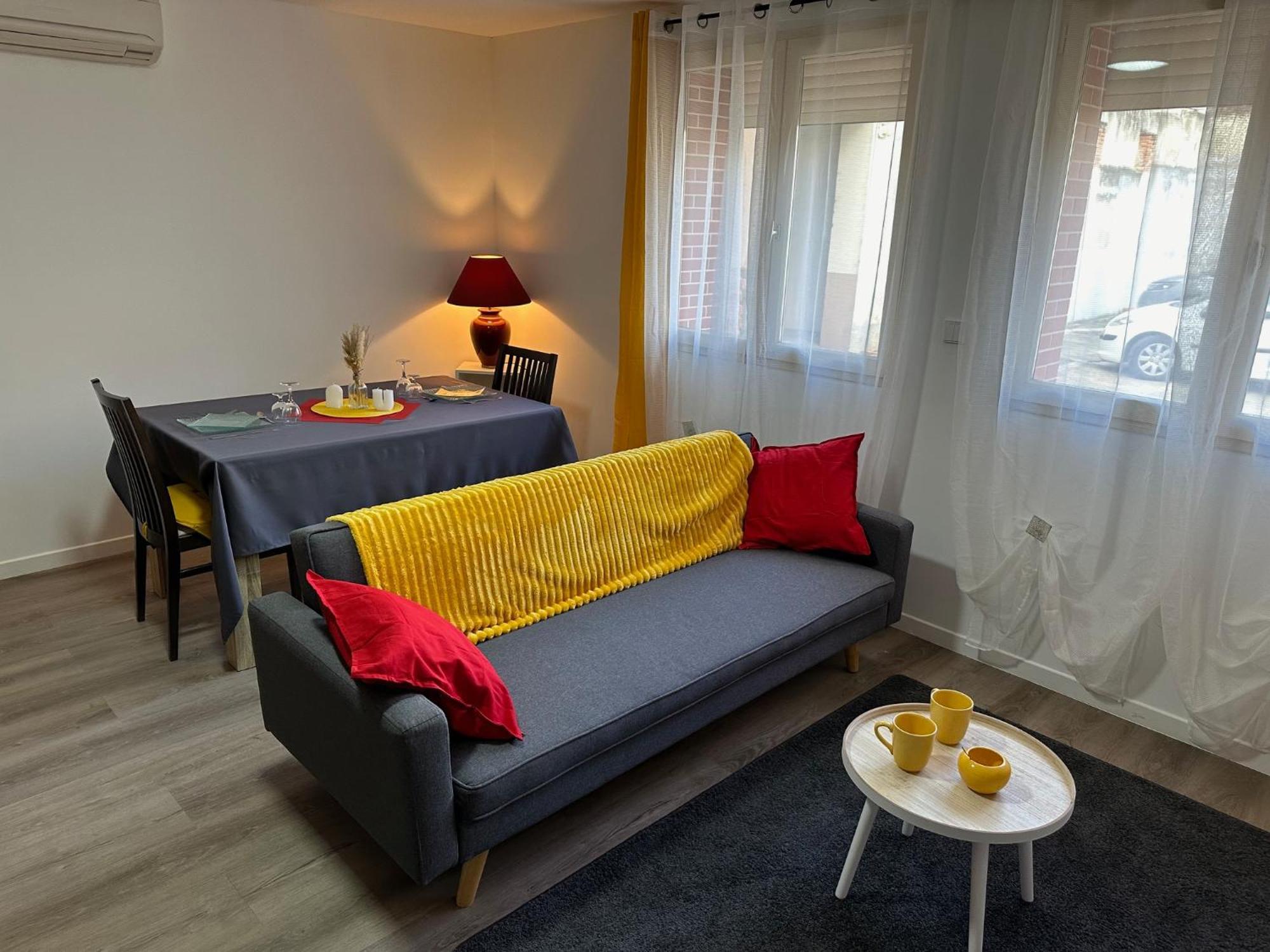 Hotel Chiffre Albi Bagian luar foto
