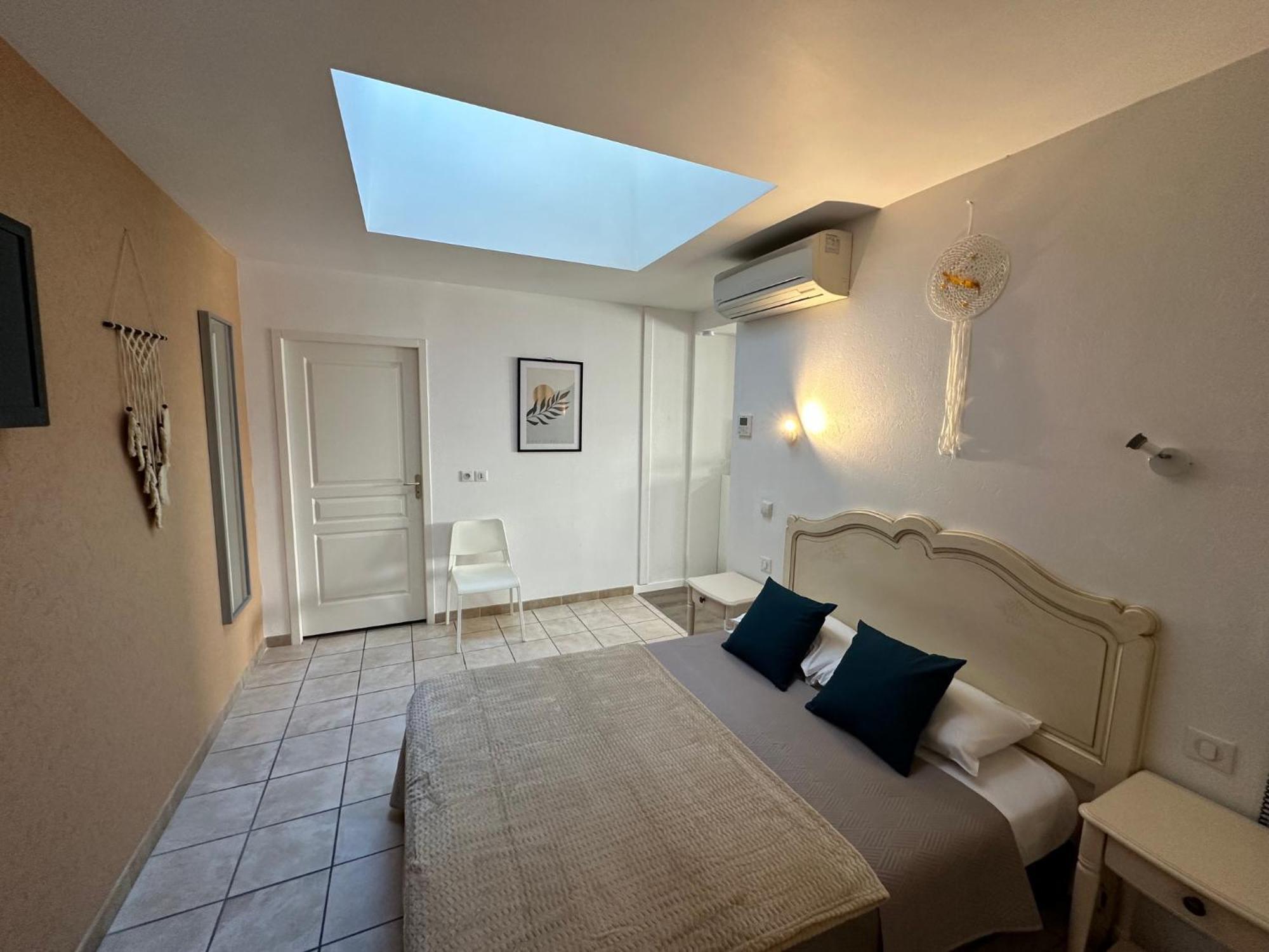 Hotel Chiffre Albi Bagian luar foto