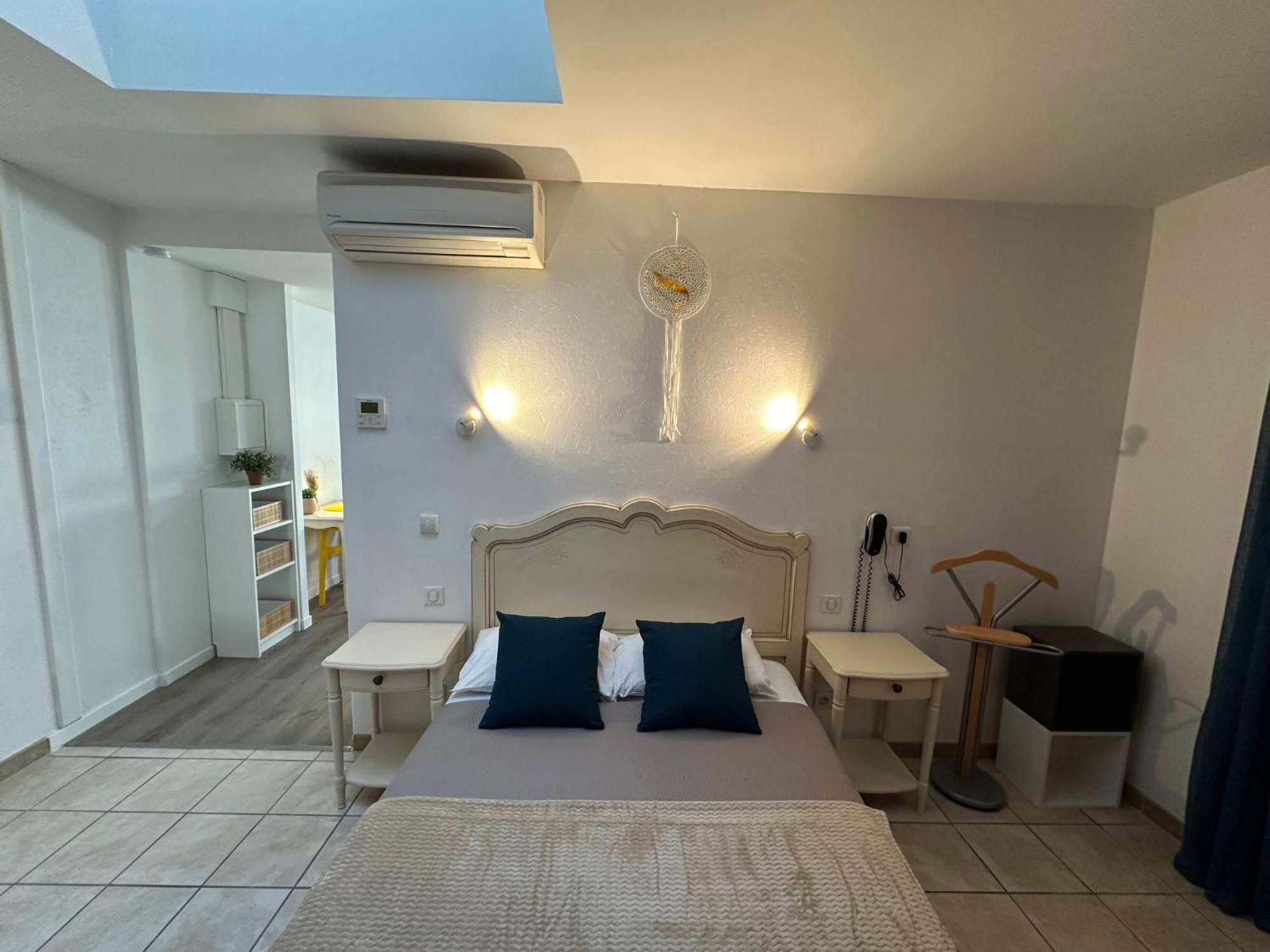 Hotel Chiffre Albi Bagian luar foto