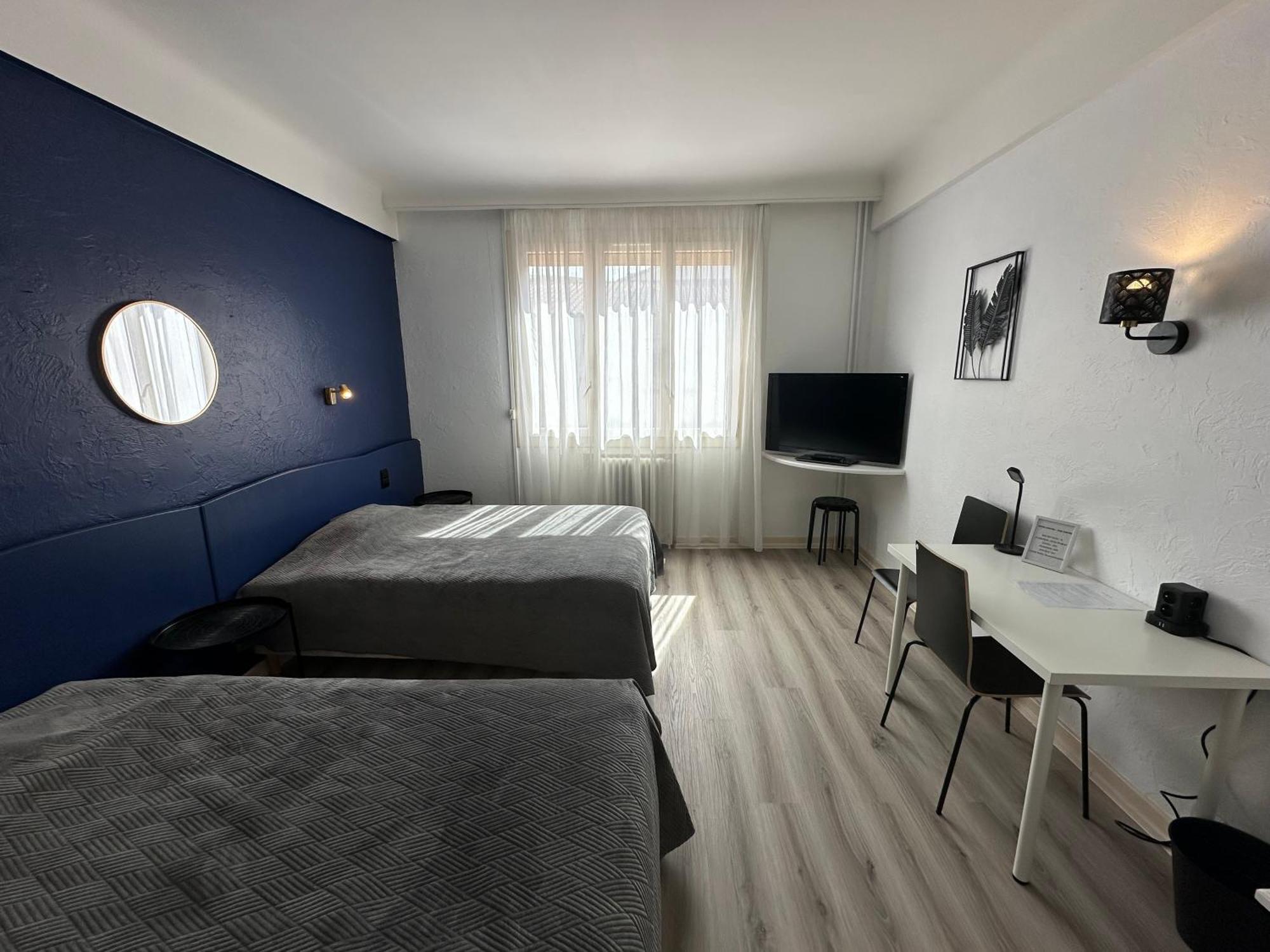 Hotel Chiffre Albi Bagian luar foto