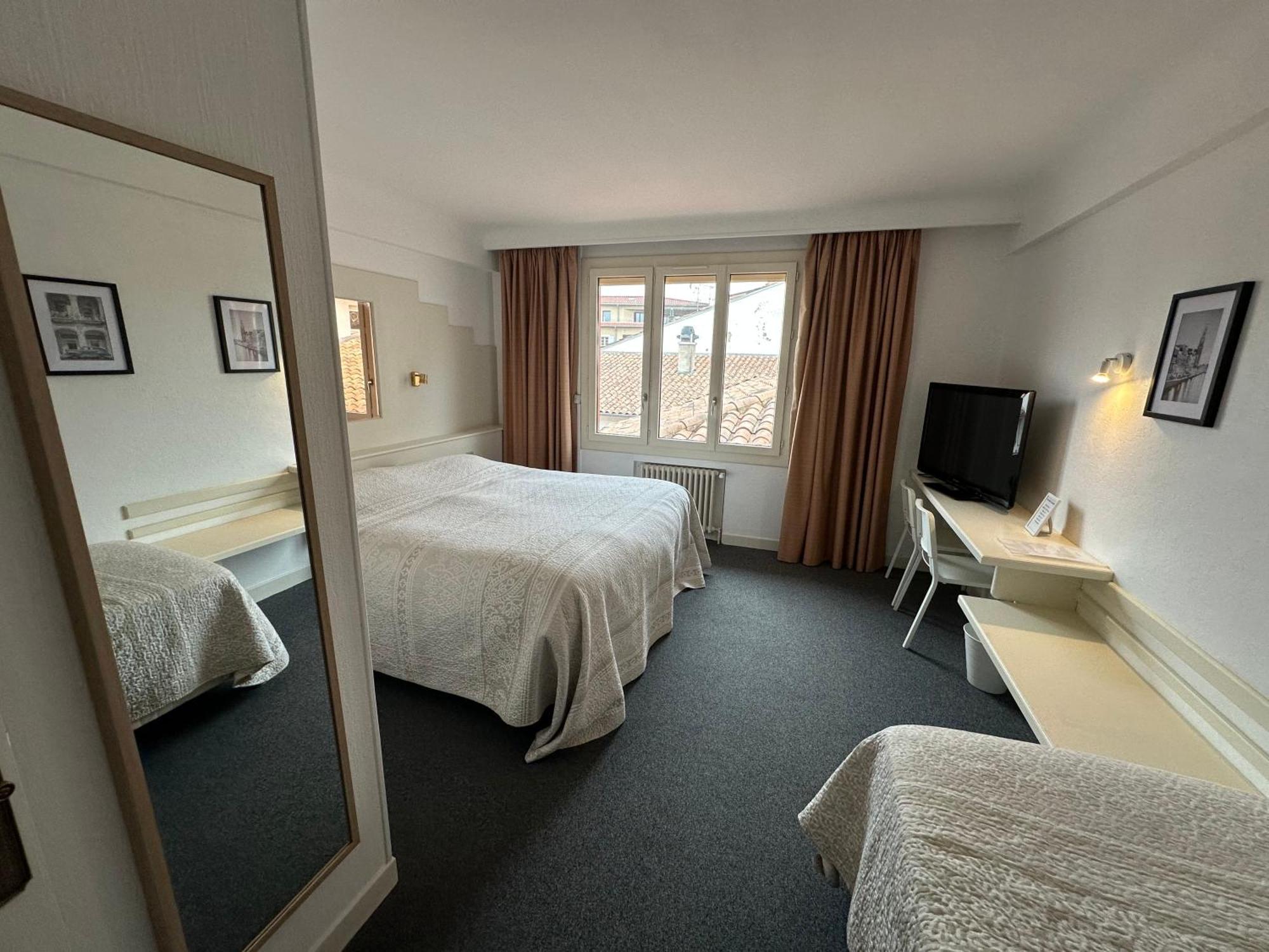Hotel Chiffre Albi Bagian luar foto