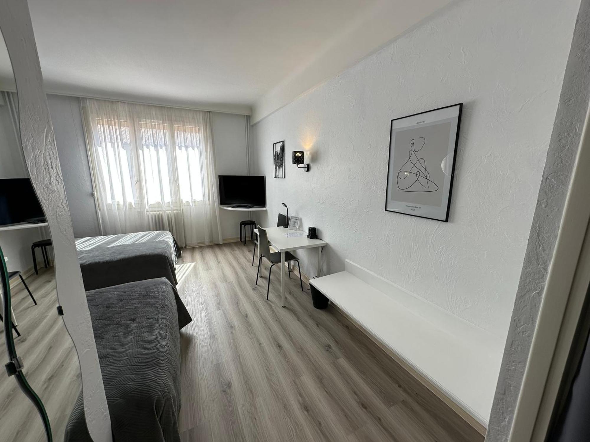 Hotel Chiffre Albi Bagian luar foto