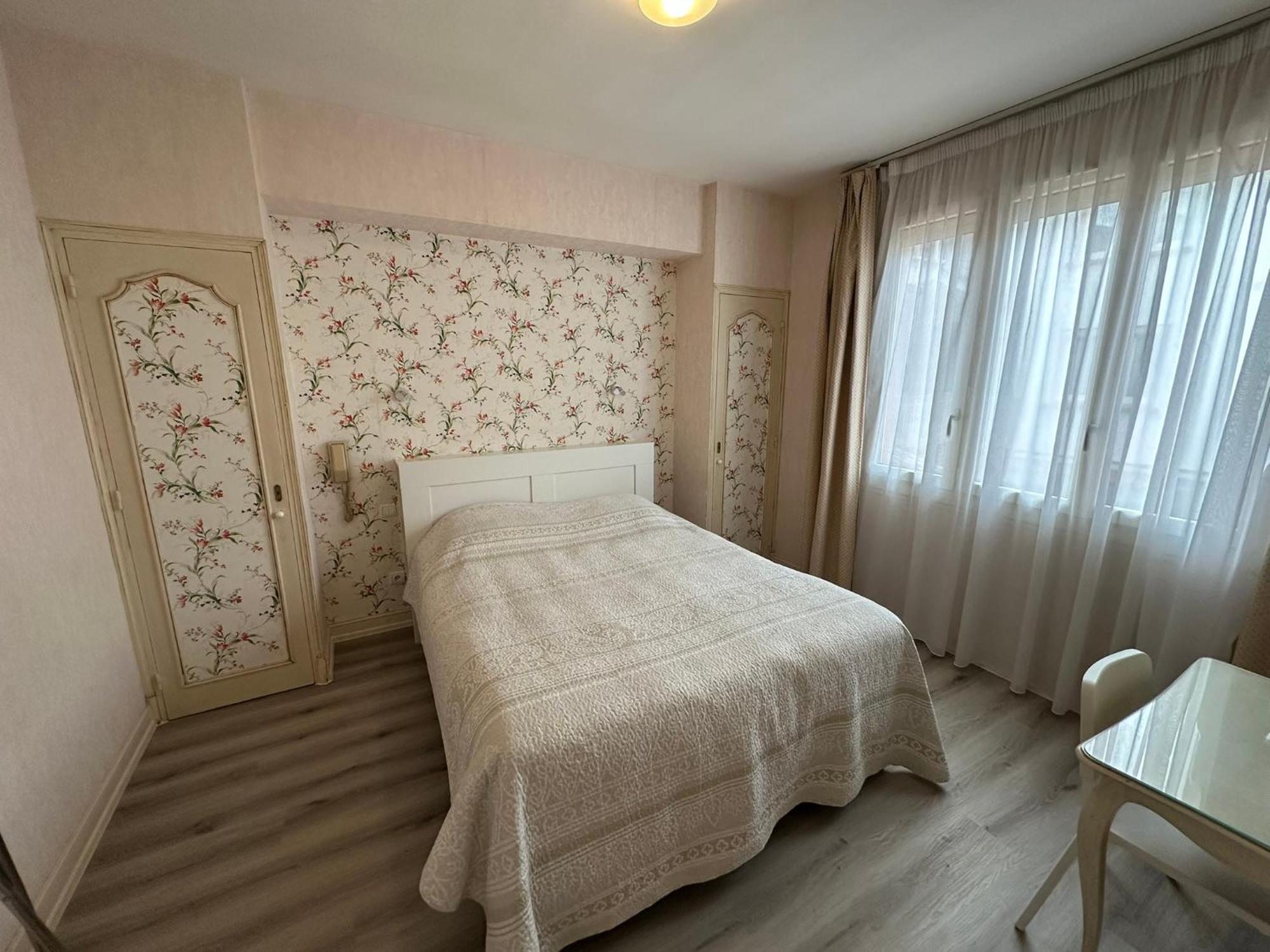 Hotel Chiffre Albi Bagian luar foto