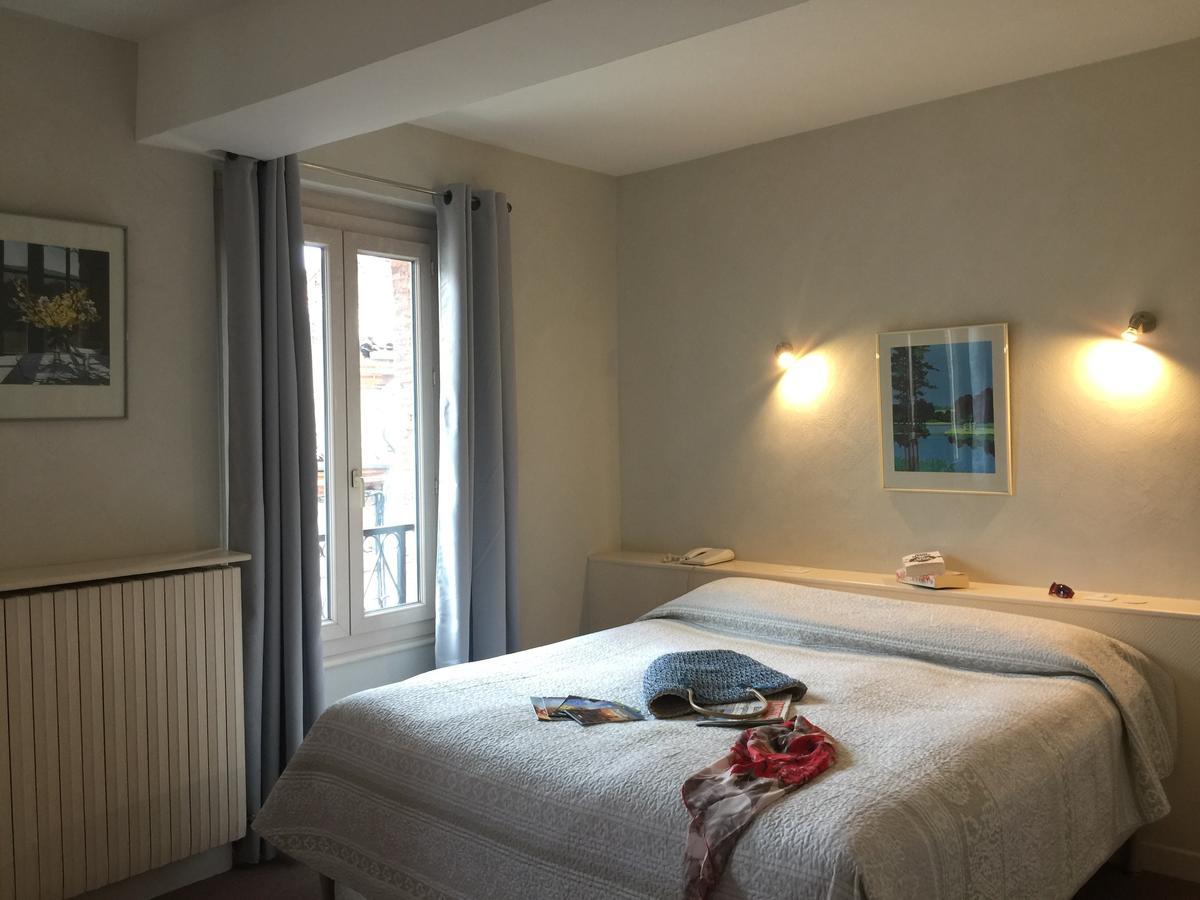 Hotel Chiffre Albi Bagian luar foto